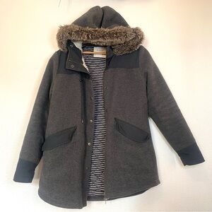 Wool coat with cute faux fur detail